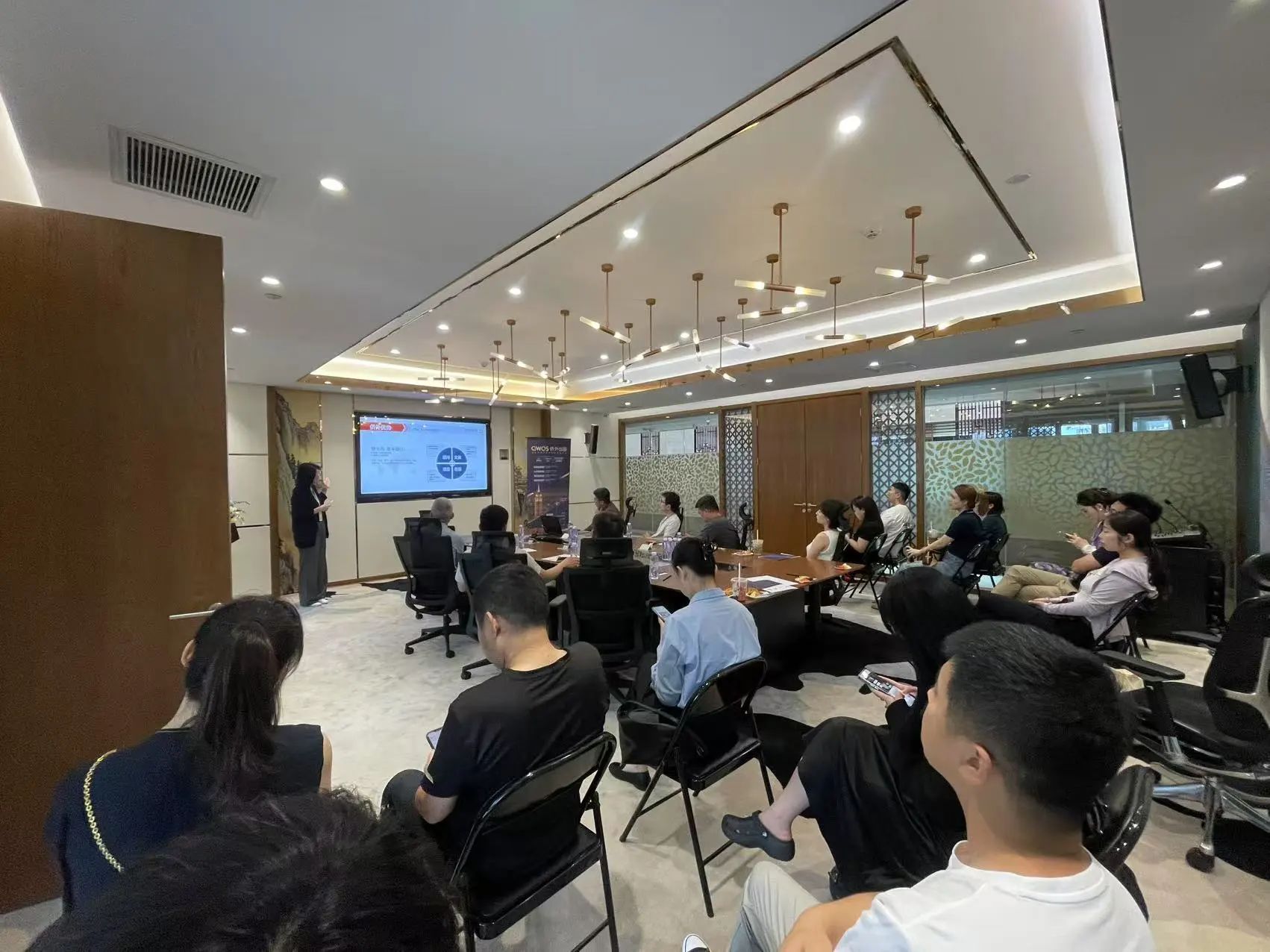 这个8月，侨外出国将推出大批精