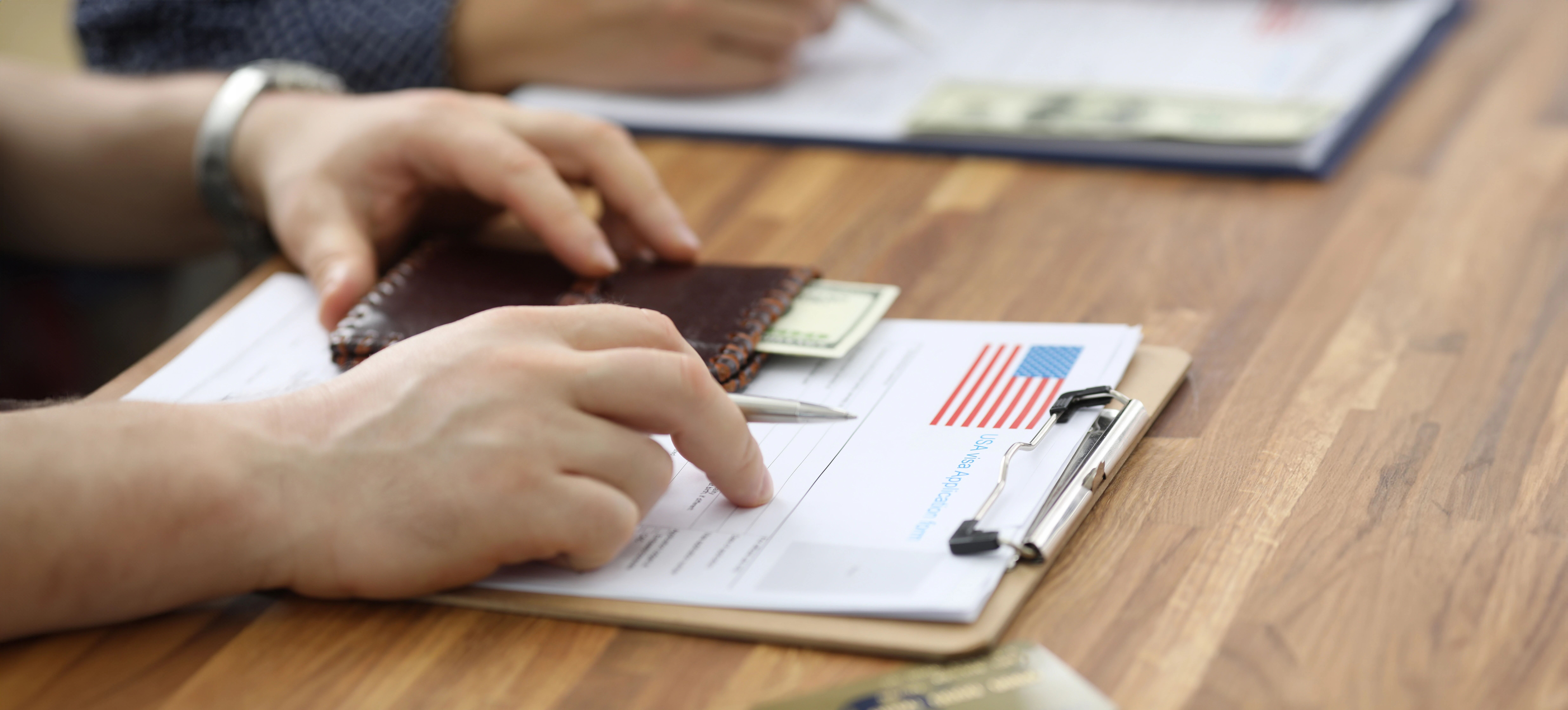 移民局“乌龙”之后：假如暂停