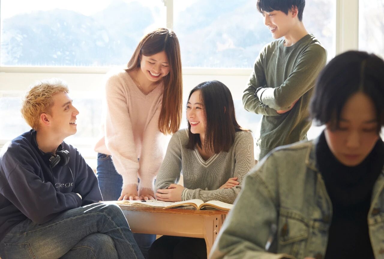 升学卷不动了？3个中产家庭的教